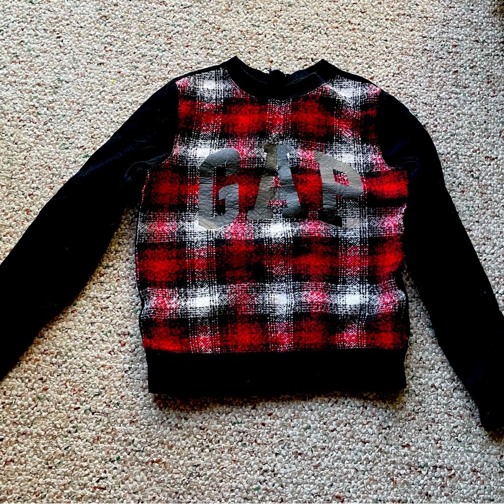 Woman’s size S sweater from GAP for sale!